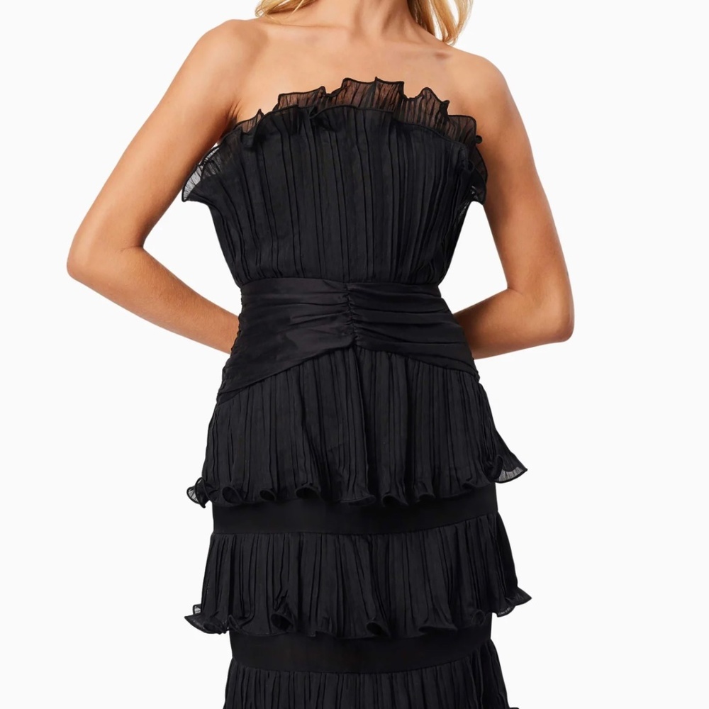 Elliatt 'Maya' Pleated Midi in Black (NEW WITH FLAW) - Picture 4 of 6